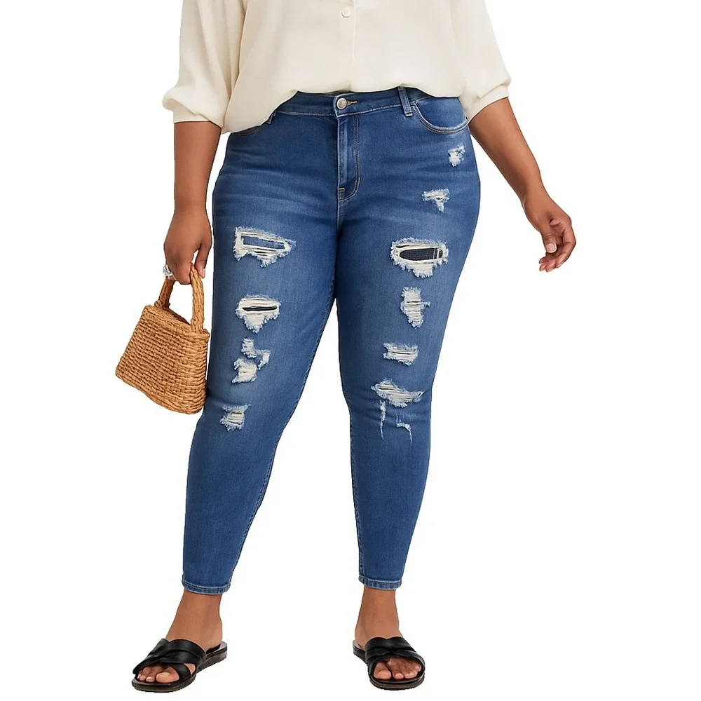 Torrid Womens 24T Distressed Bombshell Skinny Jeans Blue Premium Stretch Denim‎